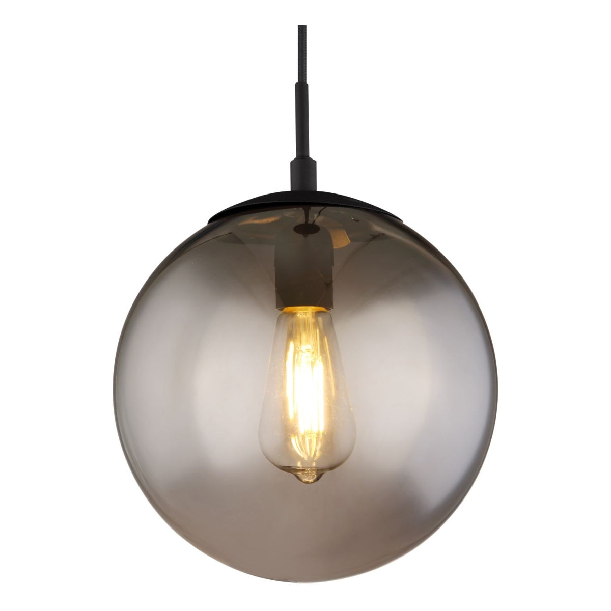 Pendelleuchte mit runder Glaskugel und sichtbarer Glühlampe, Vorderansicht. Moderne Designleuchte aus Rauchglas mit schwarzer Fassung und warmem Ambientelicht.