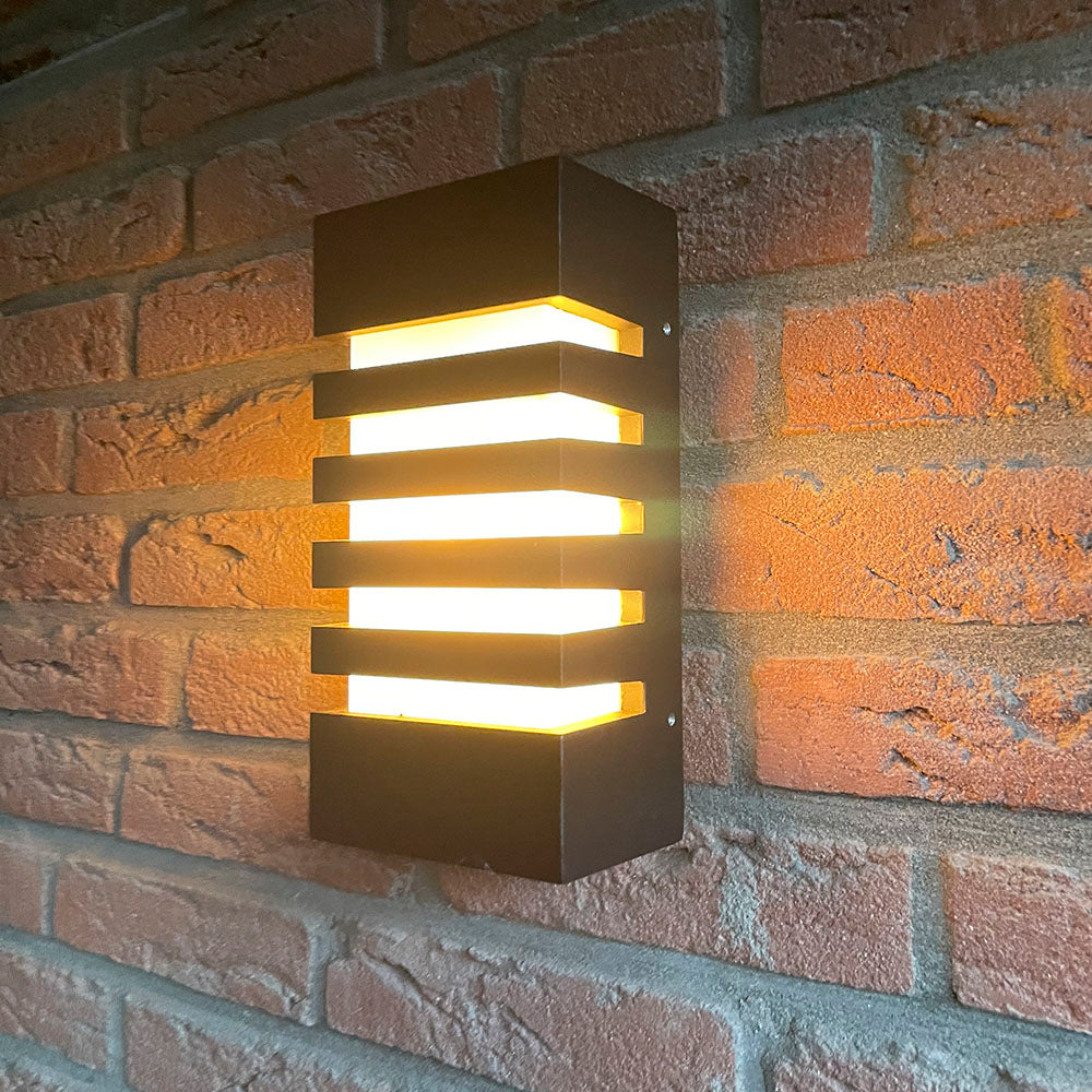 LED Wandlamp zwart - E27 fitting - IP54 - sfeerfoto