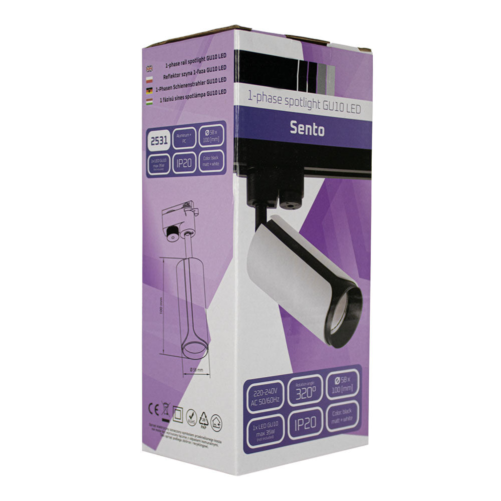 Verpackung des Sento 1-Phasen-Strahlers GU10 LED, schräge Frontansicht mit Produktbild, Spezifikationen und technischen Informationen auf der Verpackung.