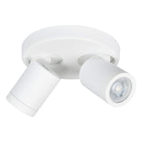 Weißer moderner Deckenstrahler mit zwei verstellbaren LED-Spots, von vorne und schräg von unten vor weißem Hintergrund fotografiert.