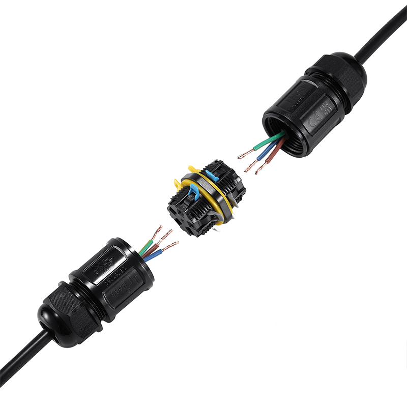 Wasserdichter elektrischer Kabelverbinder in zerlegter Seitenansicht, mit deutlich sichtbaren Kupferdrähten und Befestigungskomponenten für eine sichere und dauerhafte Verbindung.