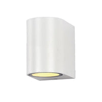 Moderne silberne LED-Wandleuchte mit abgerundeten Ecken, dargestellt in einer schrägen Frontansicht von unten.