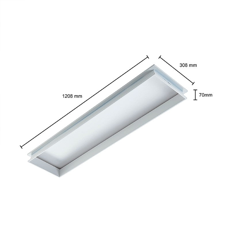 LED-Panelleuchte 1208x308mm in schräger Unteransicht, zeigt schlankes und modernes Design mit den Maßen 1208mm Länge, 308mm Breite und 70mm Höhe, ideal für Systemdecken und Bürobeleuchtung.