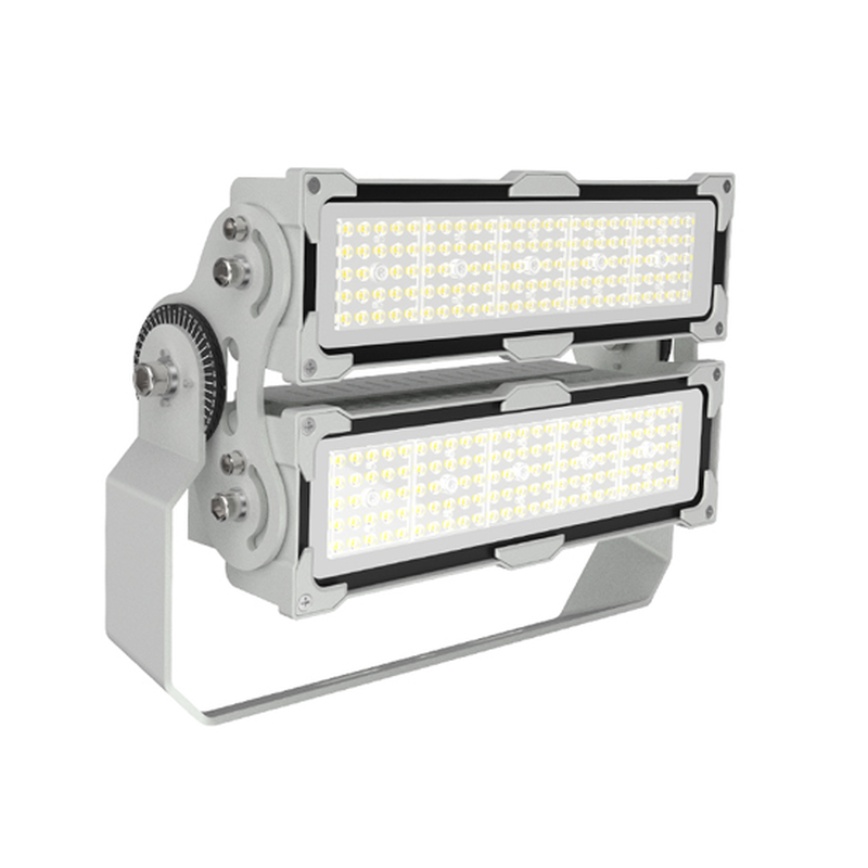 Industrieller LED-Flutlichtstrahler mit dualen Lichtmodulen, seitlicher Blick, geeignet für Außenanwendungen wie Sportplätze und Flächenbeleuchtung.