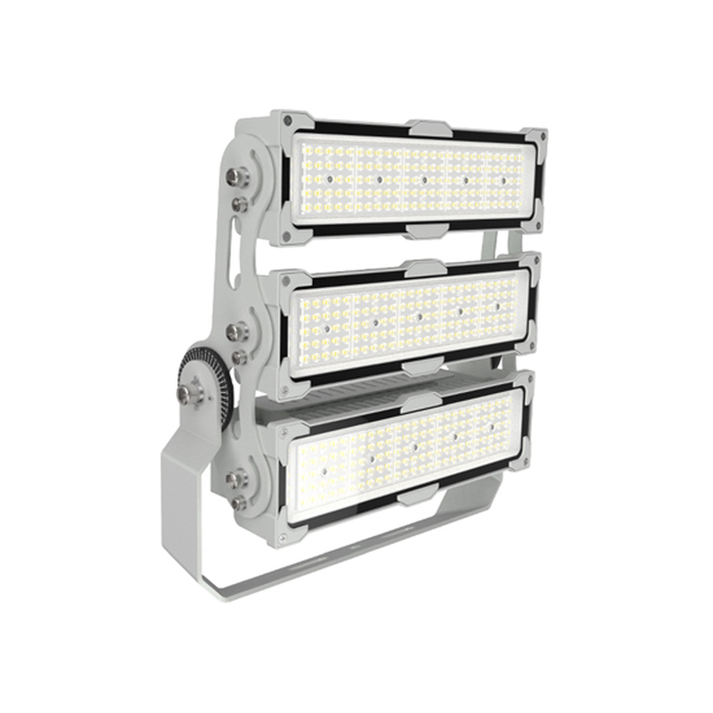 Professioneller LED-Flutlichtstrahler mit drei modularen Lichtpaneelen, geeignet für Außenanwendungen wie Sportplätze und Gewerbegebiete, schräge Seitenansicht rechts.