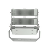 Industrieller LED-Flutlichtstrahler mit Kühlkörper und Montagehalterung, Rückansicht.