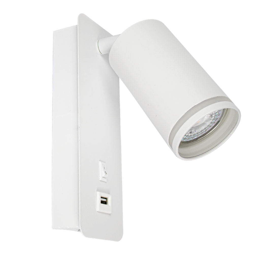 Wandleuchte mit verstellbarem Strahler in mattweiß, mit eingebautem Schalter und USB-Anschluss – schräge Seitenansicht.