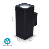 Seitenansicht der Nedis SmartLife Wi-Fi-Wandleuchte in Schwarz mit den Maßen 155 mm hoch und 69 mm breit, geeignet für intelligente Außenbeleuchtung.