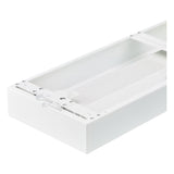 Nahaufnahme einer weißen IKEA METOD-Schubladeneinheit ohne Front von oben, die das Metallmontagesystem und das Innere der Schublade zeigt.