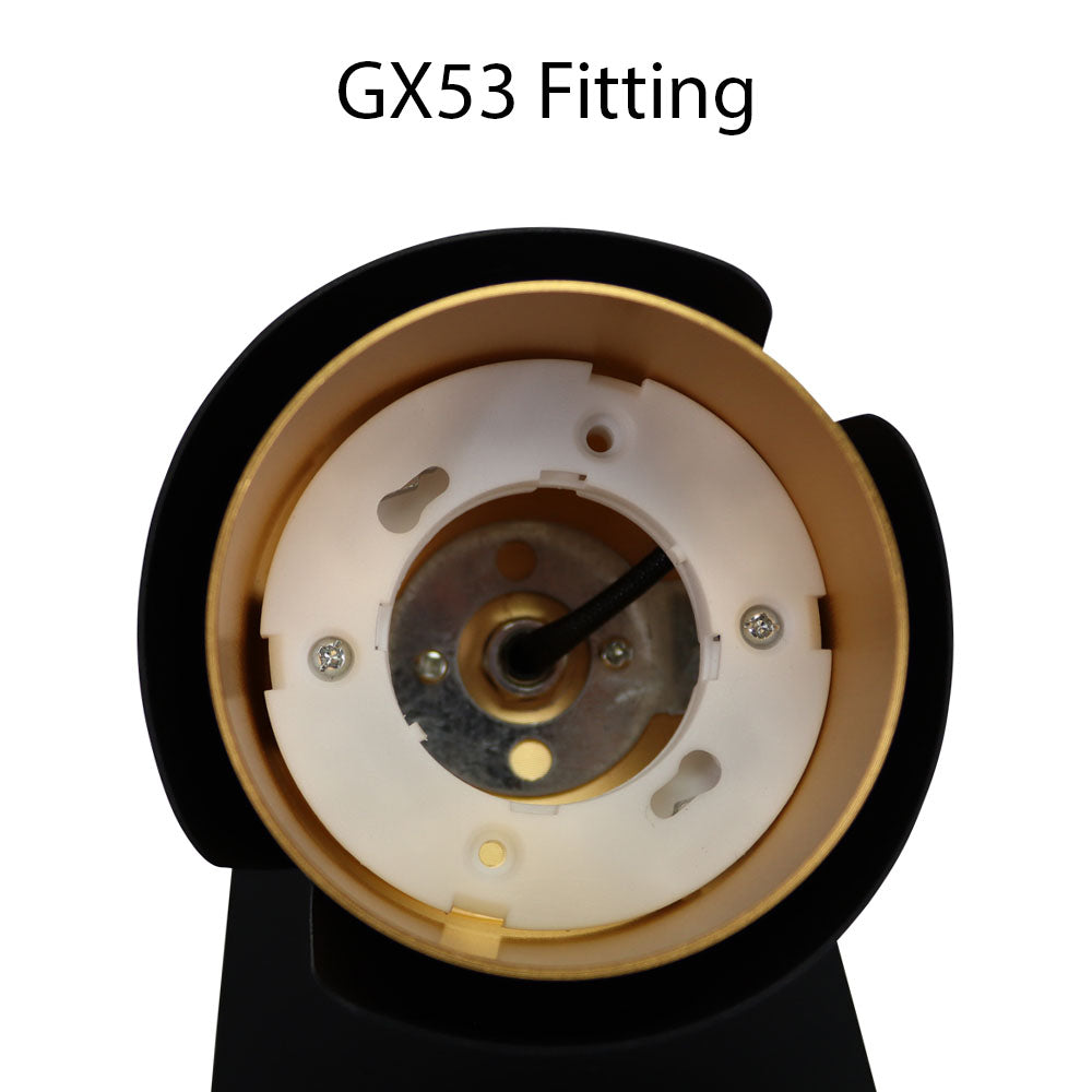 Nahaufnahme der Vorderansicht einer GX53-Fassung mit Innenleben und Verkabelung, geeignet für GX53-LED-Lampen.