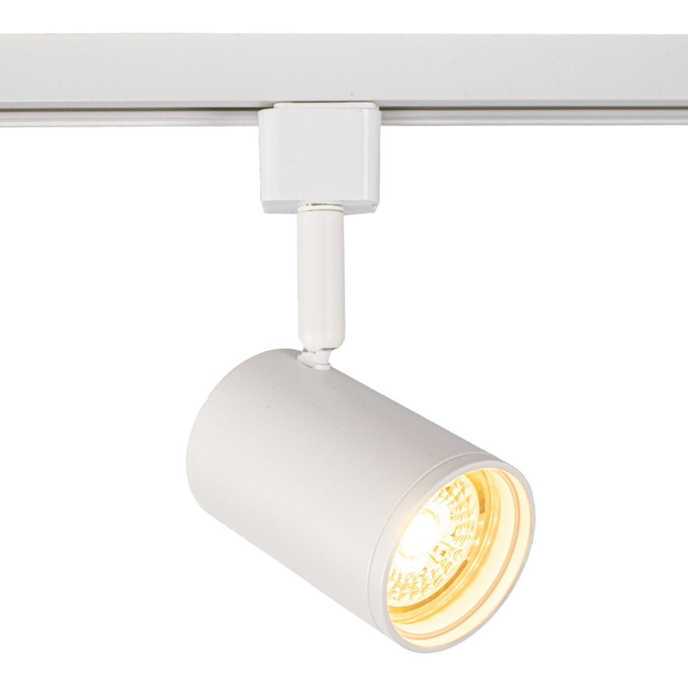 Weißer zylindrischer LED-Schienenstrahler, montiert auf einer 1-Phasen-Schiene, abgewinkelte Vorderansicht mit sichtbarer Lichtquelle und Befestigungsdetails.