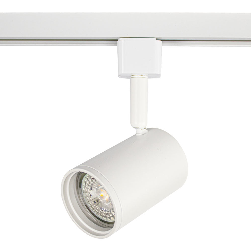 Weißer zylindrischer LED-Schienenstrahler montiert auf einem 3-Phasen-Schienensystem, schräge Frontansicht mit Blick auf Lichtquelle und Befestigung.