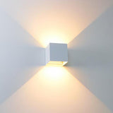 LED cube lamp buiten wit vierkant IP44 - aanfoto wandlamp brede stralingshoek