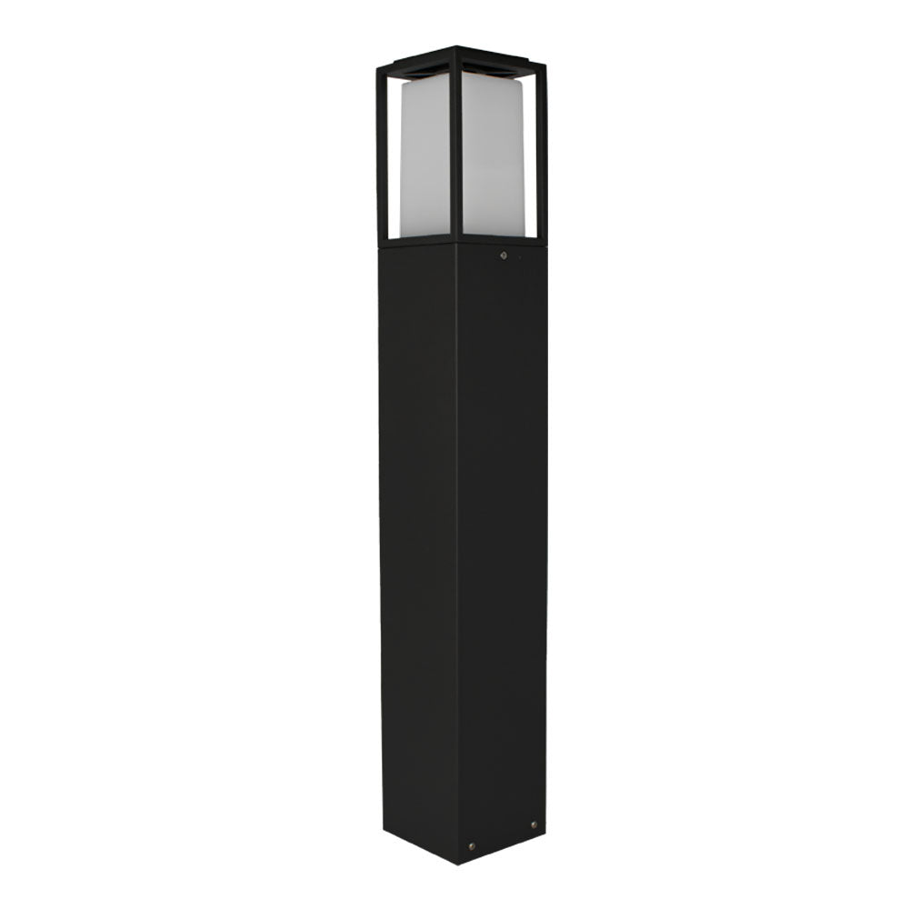 Moderne schwarze LED-Garten-Stehleuchte für den Außenbereich mit quadratischem Designgehäuse und mattweißem Diffusor, abgewinkelte Vorderansicht.
