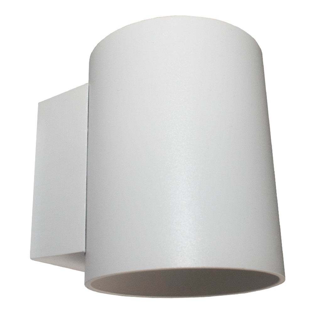 Moderne weiße zylindrische Wandleuchte – Vorderansicht der minimalistischen Außenleuchte mit mattem Finish und Wandmontage.
