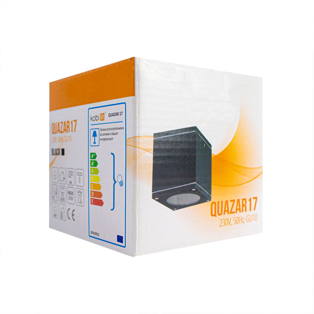 Produktverpackung der schwarzen Wandleuchte Kobi QUAZAR 17, 230V 50Hz GU10, schräge Vorderansicht mit Ansicht des Produktbildes und der Spezifikationen.