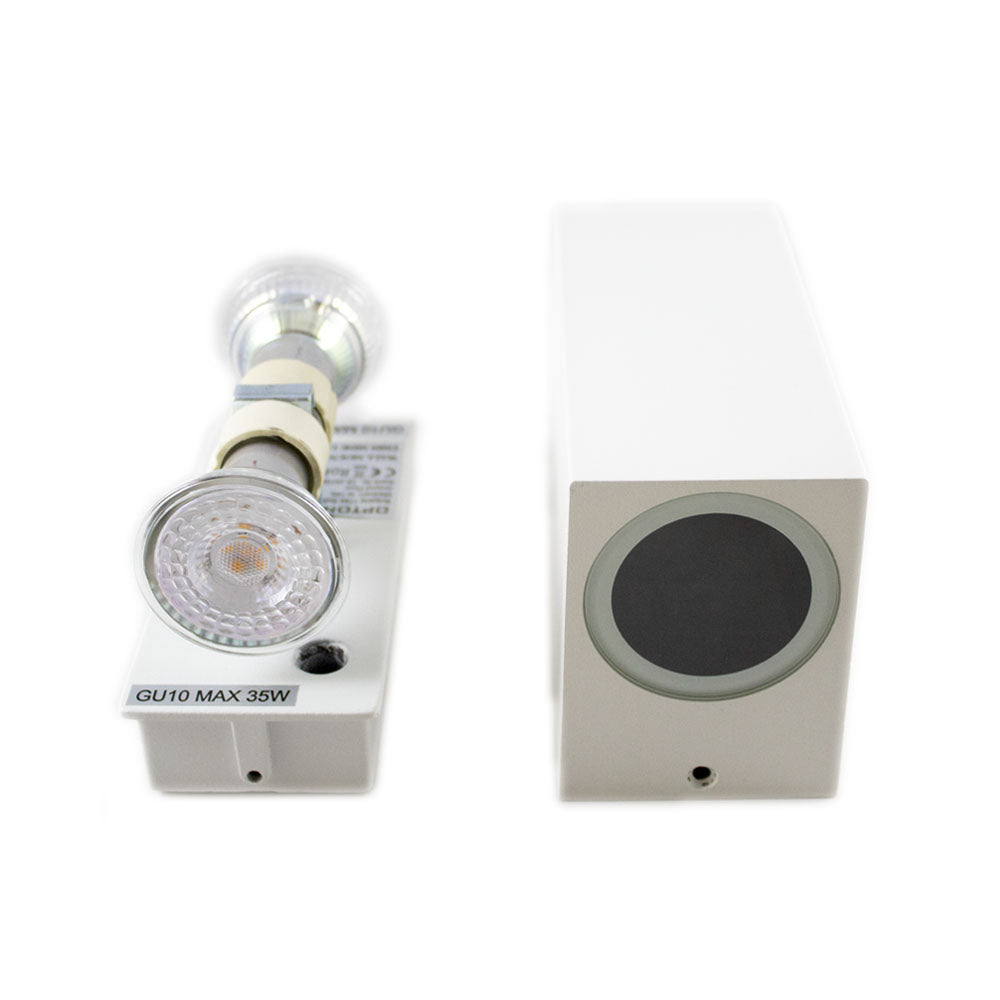 Weißer Aufbaustrahler mit GU10-Fassung, maximale Leistung 35 W, von vorne und von der Seite dargestellt, mit sichtbarer LED-Lampe und Gehäuse.