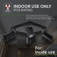 Quadratische schwarze LED-Deckenleuchte mit vier verstellbaren Strahlern, an der Decke montiert, schräg abgebildet. Geeignet für den Innenbereich mit Schutzart IP20, nicht staub- und wasserdicht.