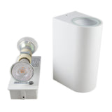 Wandlamp GU10 LED opbouwarmatuur in matte witte uitvoering, bestaande uit behuizing en losse GU10 fitting met LED-spot, gefotografeerd in zijaanzicht.