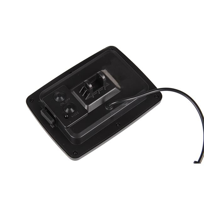 Die schwarze Rückseite einer LED-Arbeitsleuchte mit Ein-/Ausschalter und Kabel, von schräg oben fotografiert.