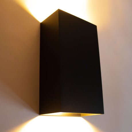 LED wandlamp 2 keer gu10 fitting zwart dimbaar - sfeerfoto lamp aan