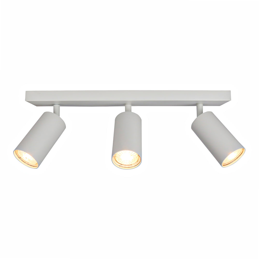Weißer Deckenstrahler mit drei verstellbaren Leuchtmitteln in zylindrischer Bauform, nach vorne gerichtet. Ideal für moderne Innenräume und gezielte Beleuchtung.