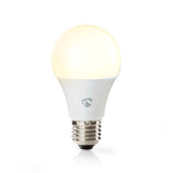 LED-Lampe mit E27-Fassung und warmweißem Licht, Frontalansicht auf weißem Hintergrund.