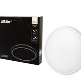 LED-Linie LUNAR Deckenleuchte mit 1360 Lumen, IP65 und IK10 Klassifizierung, abgebildet in der Vorderansicht neben der Produktverpackung.
